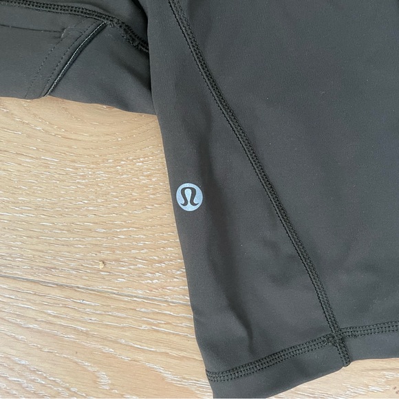 Lululemon crop olive green leggings - Picture 2 of 3